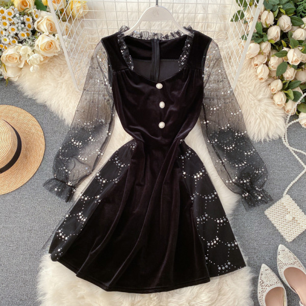 Κομψό γυναικείο φόρεμα βελούδινο με κουμπιά σε μαύρο χρώμα