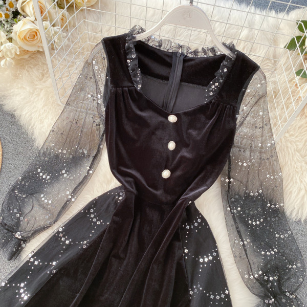 Κομψό γυναικείο φόρεμα βελούδινο με κουμπιά σε μαύρο χρώμα