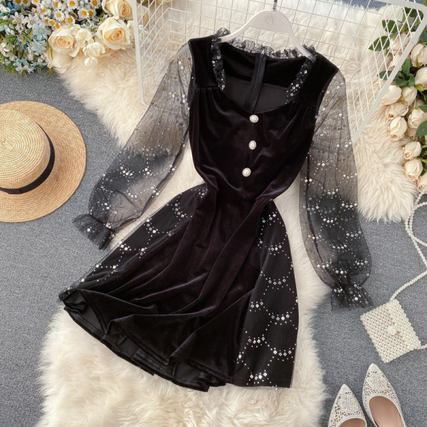 Κομψό γυναικείο φόρεμα βελούδινο με κουμπιά σε μαύρο χρώμα