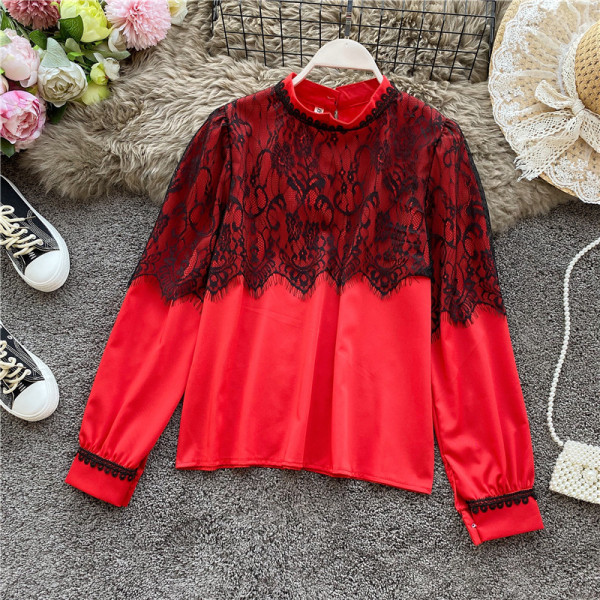 Κομψή γυναικεία μπλούζα με δαντέλα και οβάλ λαιμόκοψη σε τέσσερα χρώματα