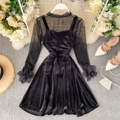 Κομψό βελούδινο γυναικίο φόρεμα σε μαύρο και μπλε χρώμα