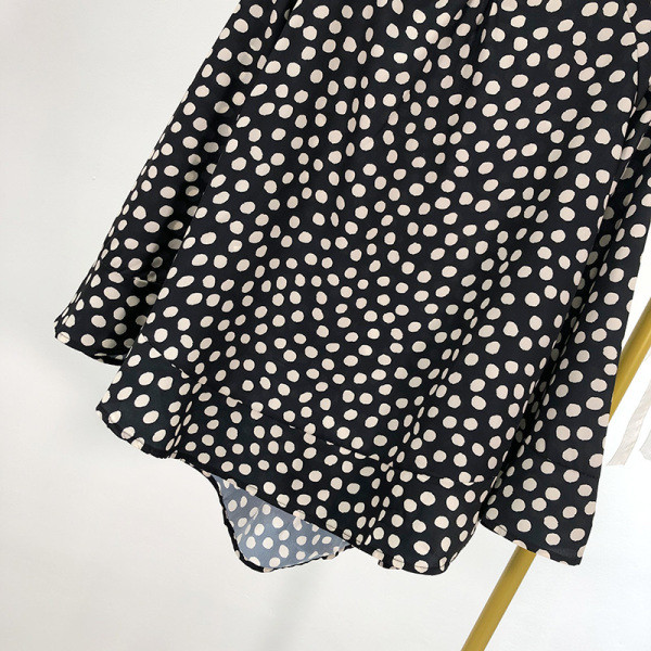 Γυναικεία φαρδιά μπλούζα με μανίκι λωτού και οβάλ λαιμόκοψη