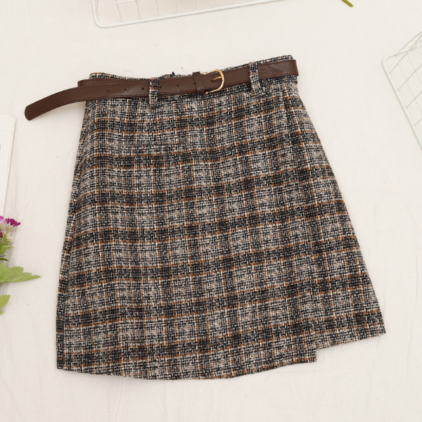 Kockás női szoknya három színben, magas derékkal és övvel