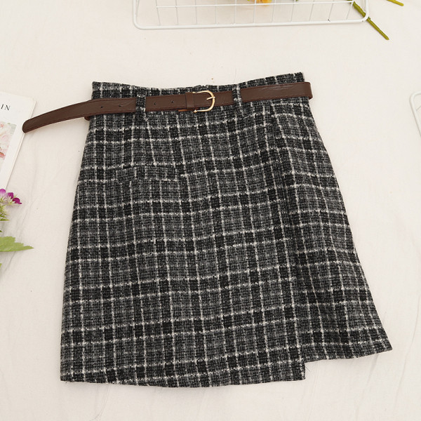Kockás női szoknya három színben, magas derékkal és övvel