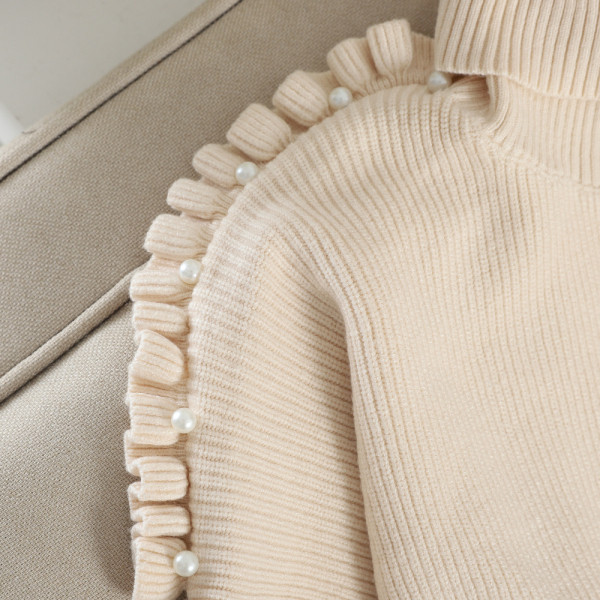 Γυναικείο πουλόβερ με κολάρο και πέρλες σε μπλε, μπεζ και μαύρο χρώμα