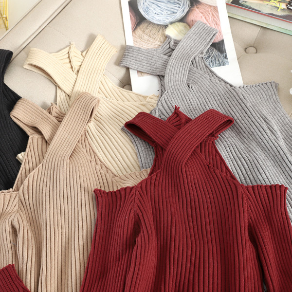 Μοντέρνα γυναικεία μπλούζα με μακριά μανίκια με γυμνά ώμους σε διάφορα χρώματα