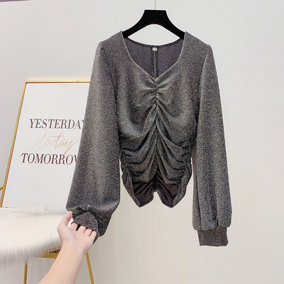 Μοντέρνο γυναικείο πουκάμισο με κομψό αποτέλεσμα και λαιμόκοψη