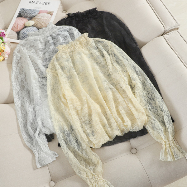 Μοντέρνα δαντελένιαγυναικεία μπλούζα με μεγάλο κολάρο και κεντήματα σε τρία χρώματα