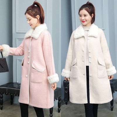 Нов модел дамско палто с копчета и пух в два цвята