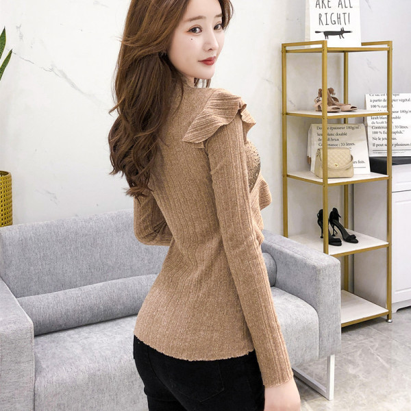 Μοντέρνα γυναικεία μπλούζα σε κόκκινο, μαύρο και μπεζ χρώμα