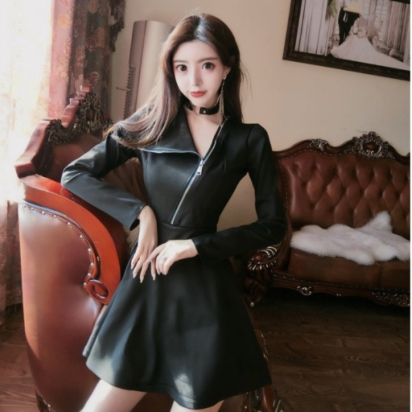 Μοντέρνο γυναικείο φόρεμα με φερμουάρ σε μαύρο χρώμα