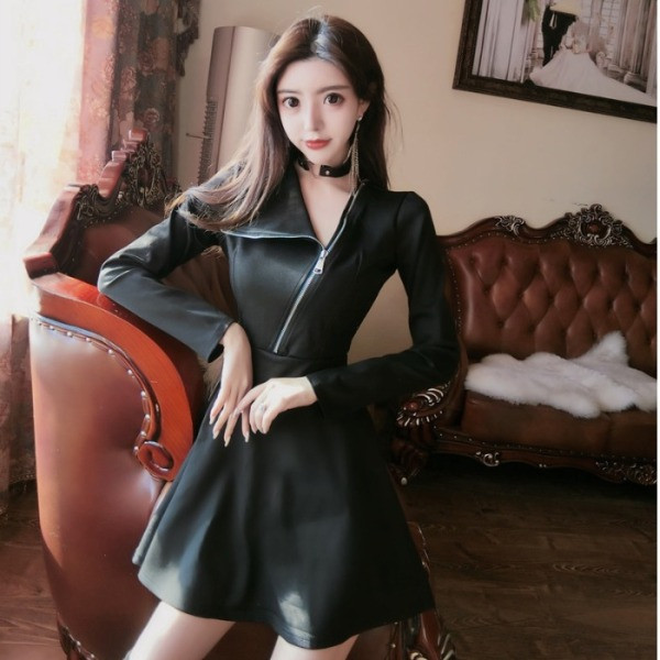 Μοντέρνο γυναικείο φόρεμα με φερμουάρ σε μαύρο χρώμα