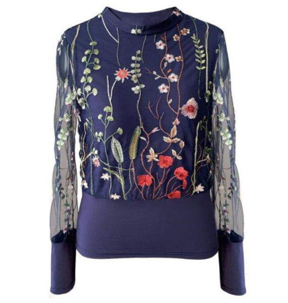 Μοντέρνα γυναικεία μπλούζα με κεντήματα και μανίκια τούλι με μπλε χρώμα