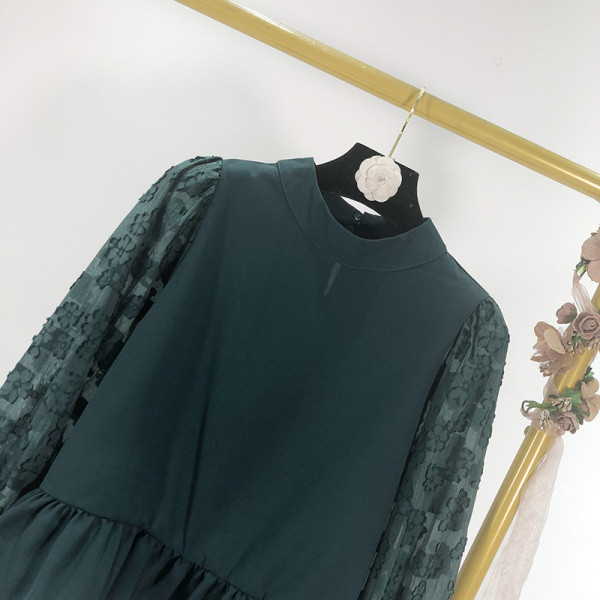 Γυναικεία μπλούζα με δαντέλα σε πράσινο χρώμα