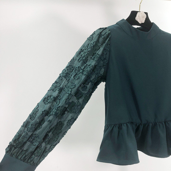 Γυναικεία μπλούζα με δαντέλα σε πράσινο χρώμα