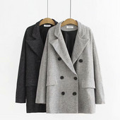 Modern női hosszú kabát, gombokkal és zsebekkel szürke és fekete színben