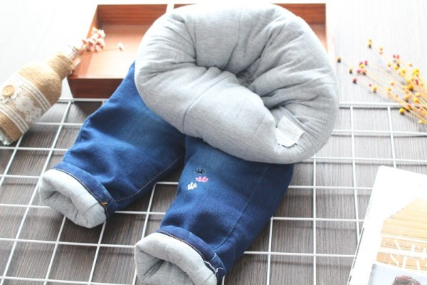 Νέο μοντέλο παιδικά τζιν με μπλε κέντημα - για κορίτσια