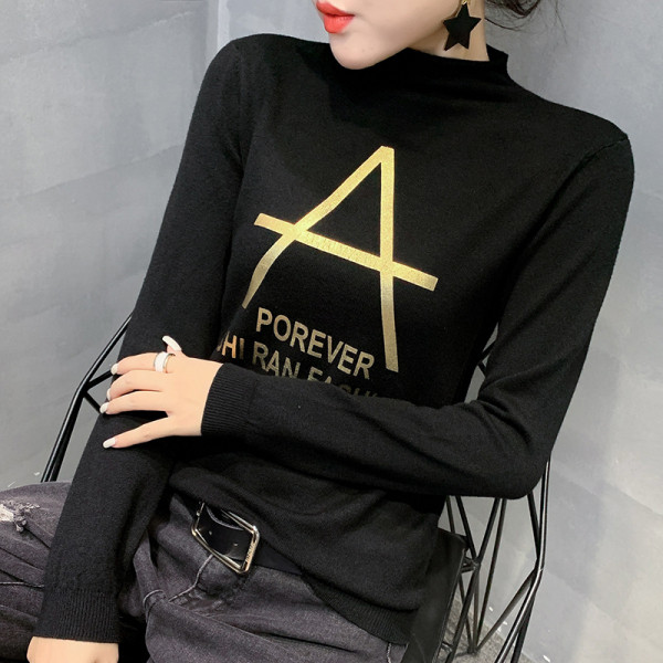 Női blúz színes felirattal fehér, kék és fekete színben