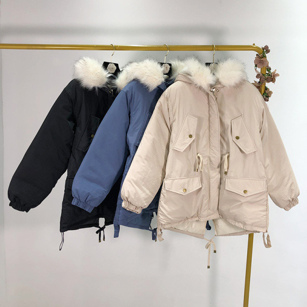 Rövid téli kabát bézs, kék és fekete pehellyel