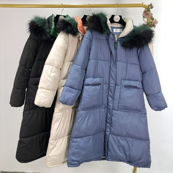 Hosszú téli kabát kék, bézs és fekete pehelyszínnel