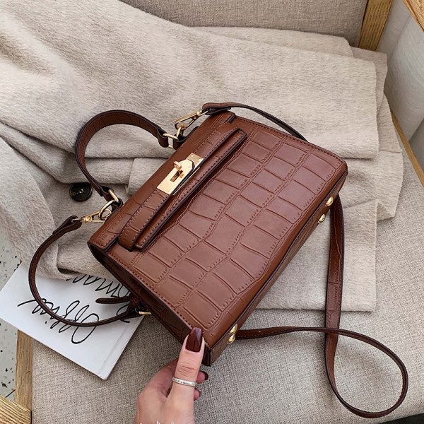 Κομψή γυναικεία έκο δερμάτινη τσάντα σε τρία χρώματα