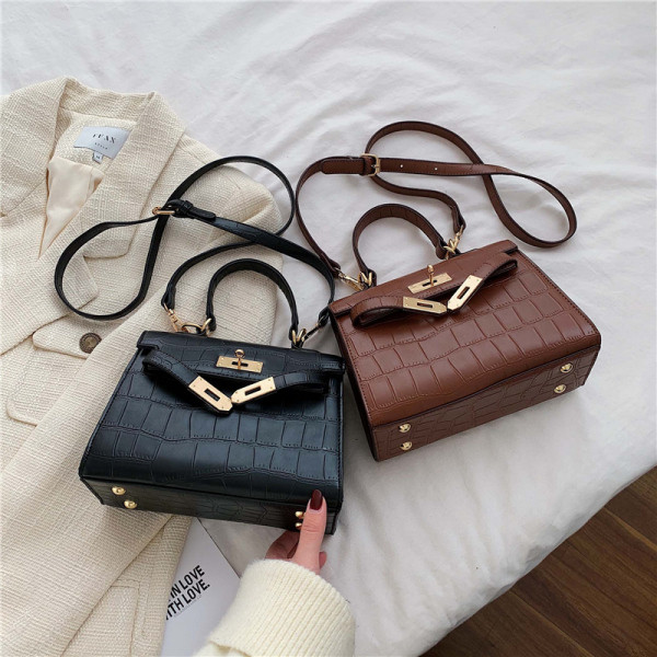 Κομψή γυναικεία έκο δερμάτινη τσάντα σε τρία χρώματα