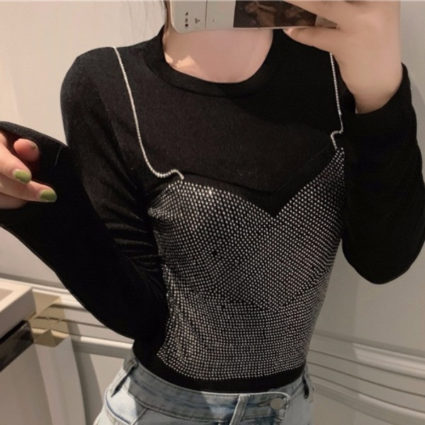 Μοντέρνα γυναικεία μπλούζα σε μαύρο και γκρι με πέτρες και μακρύ μανίκι
