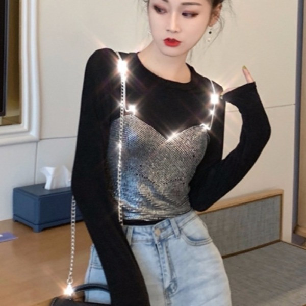 Μοντέρνα γυναικεία μπλούζα σε μαύρο και γκρι με πέτρες και μακρύ μανίκι