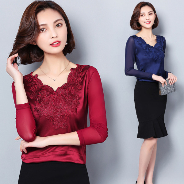 Női blúz három színben, hímzéssel és V-nyakkal