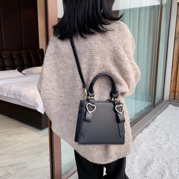 Μοντέρνα γυναικεία έκο δερμάτινη τσάντα με δύο λαβές σε τέσσερα χρώματα