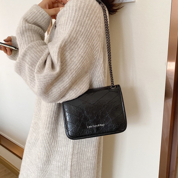 Μοντέρνα οικολογική δερμάτινη τσάντα σε τέσσερα χρώματα