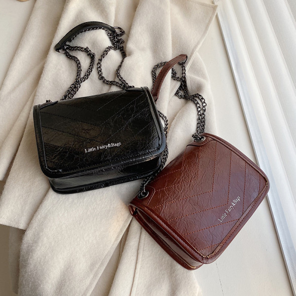 Μοντέρνα οικολογική δερμάτινη τσάντα σε τέσσερα χρώματα