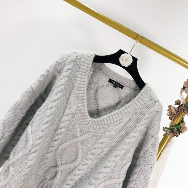 Κοντό και φαρδύ πουλόβερ με κορδόνι σε γκρι χρώμα