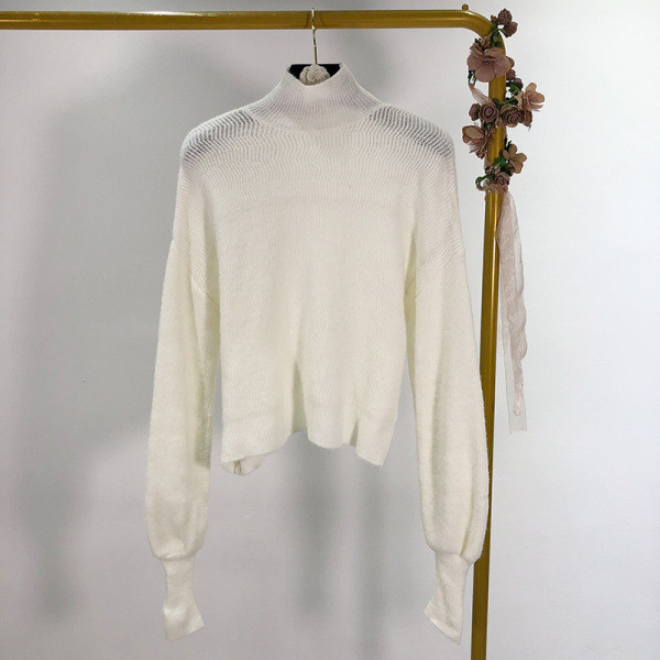 Γυναικείο λεπτό πλεκτό πουλόβερ  με κολάρο σε άσπρο χρώμα