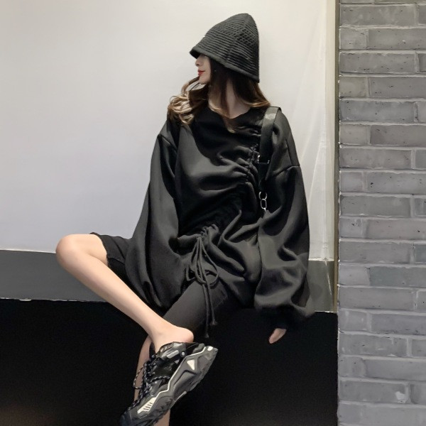 Μοντέρνα γυναικεία φαρδύ μπλούζα με ωοειδές λαιμόκοψη και κορδόνια σε μπλε, κόκκινο και μαύρο χρώμα