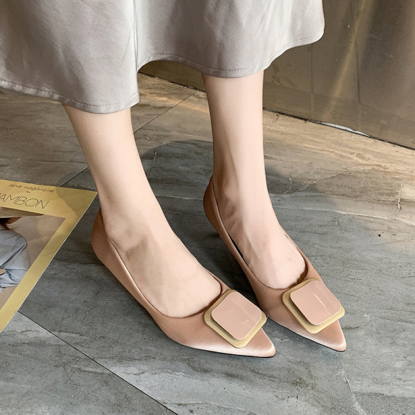 Дамски модерни обувки с нисък ток и метална катарама в няколко цвята 