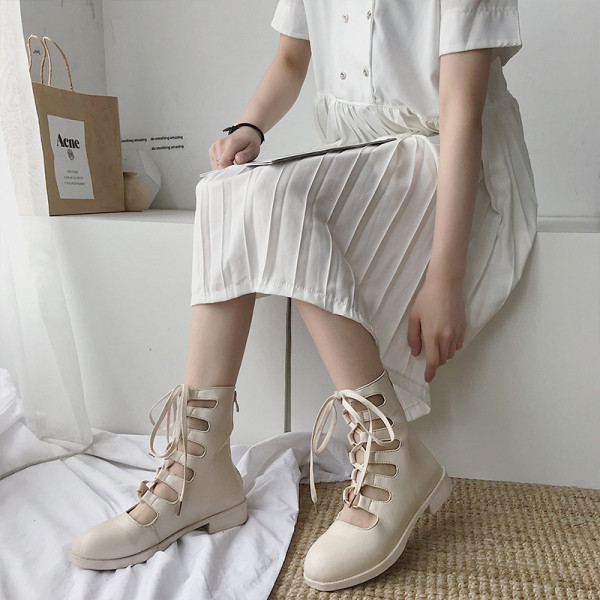 Fekete-fehér női bőrcsizma