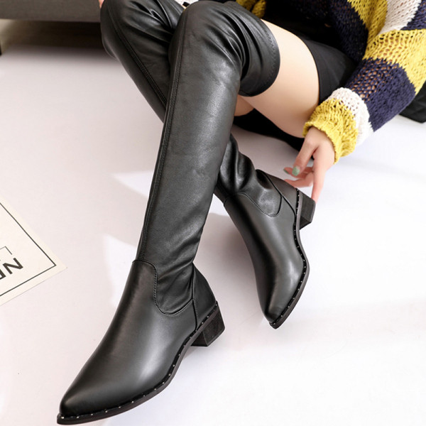 Έκο δερμάτινες γυναικείες μπότες με ίσια  σόλα σε μαύρο χρώμα