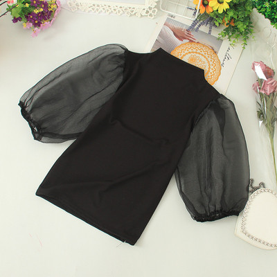 Μοντέρνα γυναικεία μπλούζα με τούλι και κοντό μανίκι