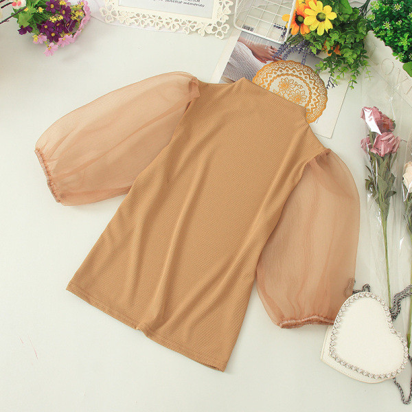 Μοντέρνα γυναικεία μπλούζα με τούλι και κοντό μανίκι 