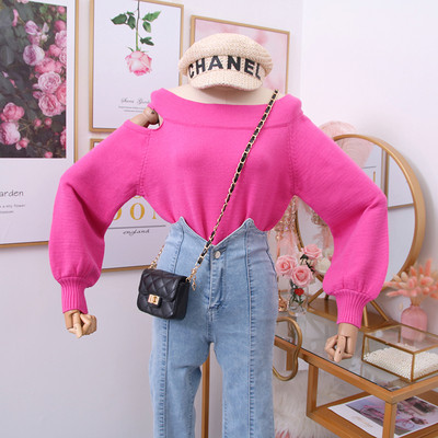 Καθημερινό γυναικείο πουλόβερ με λαιμόκοψη σε διάφορα χρώματα