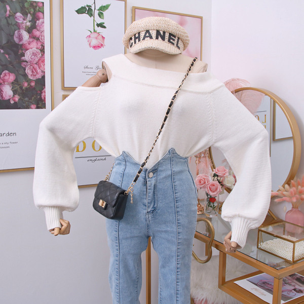 Καθημερινό γυναικείο πουλόβερ με λαιμόκοψη σε διάφορα χρώματα