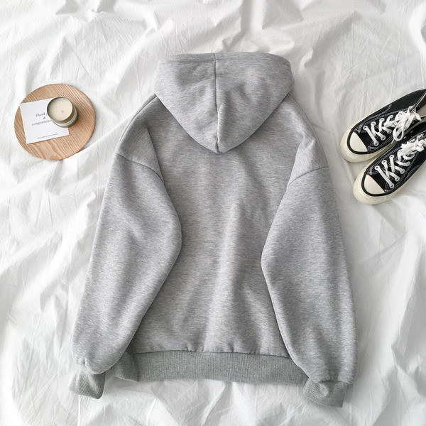 Modern női pulóver kapucnival és színes rátéttel szürke és fehér színben