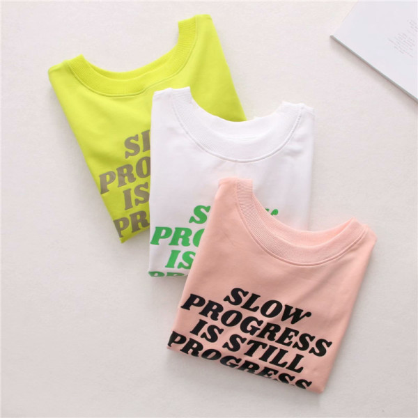 Új modell női blúz fehér, rózsaszín és zöld rátéttel