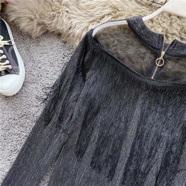 Μοντέρνα γυναικεία μπλούζα με φερμουάρ και κρόσσια σε τρία χρώματα