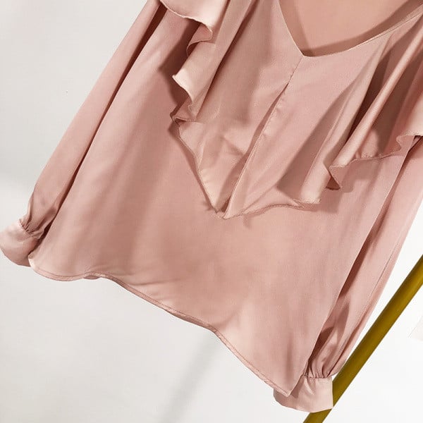 Bluză largă de damă cu decolteu spitz în culoarea roz