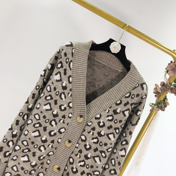 Hosszú alkalmi mellény gombokkal és állatmintával