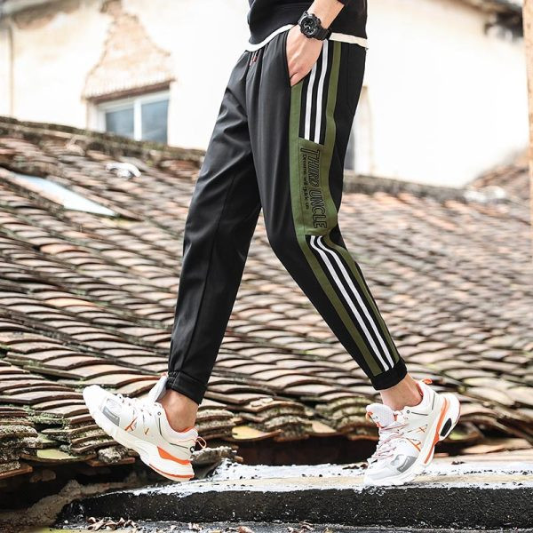 Casual ανδρικά παντελόνια σε δύο χρώματα με τσέπες και κορδόνια