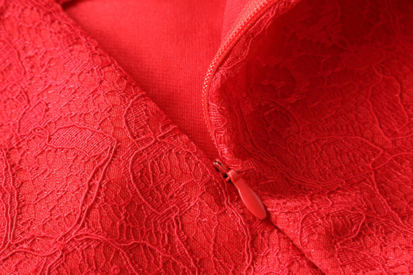 Modern női rövid ruha pántokkal és O-nyakú piros és fekete színben