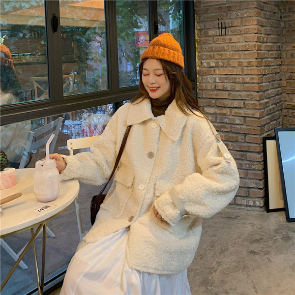 Női télikabát széles modell zsebekkel, rózsaszín és fehér színben